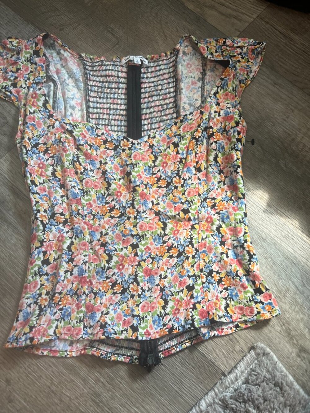 Reformation Kinsley Top in Trix US 0 - Picture 2 of 8
